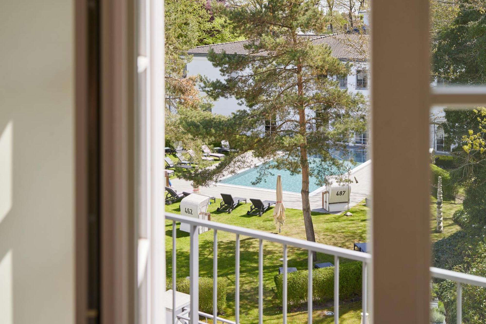 Strandhotel Zingst Kültér fotó View from a room at the hotel